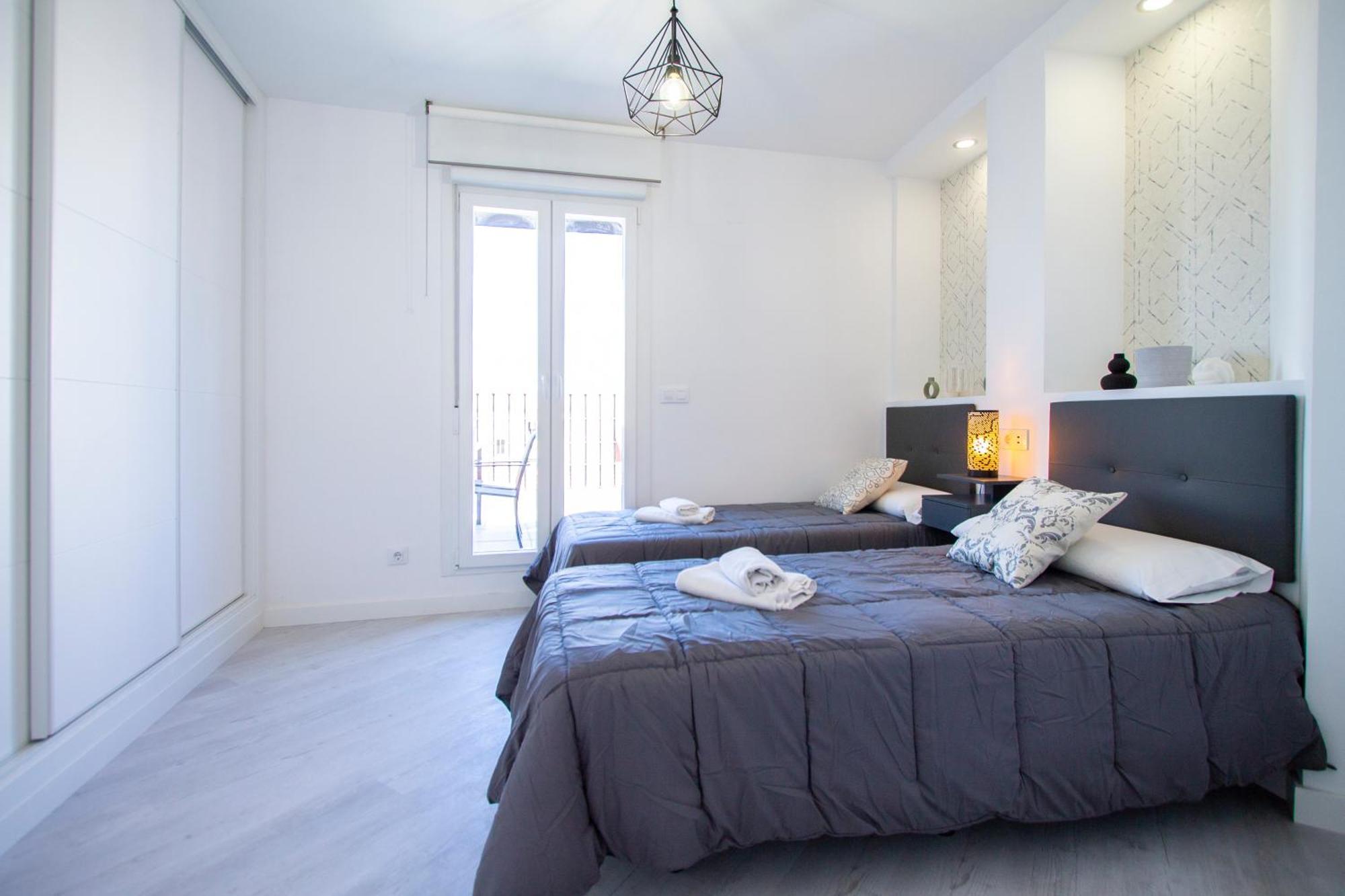 מדריד Apartamentos Cuatro Caminos מראה חיצוני תמונה